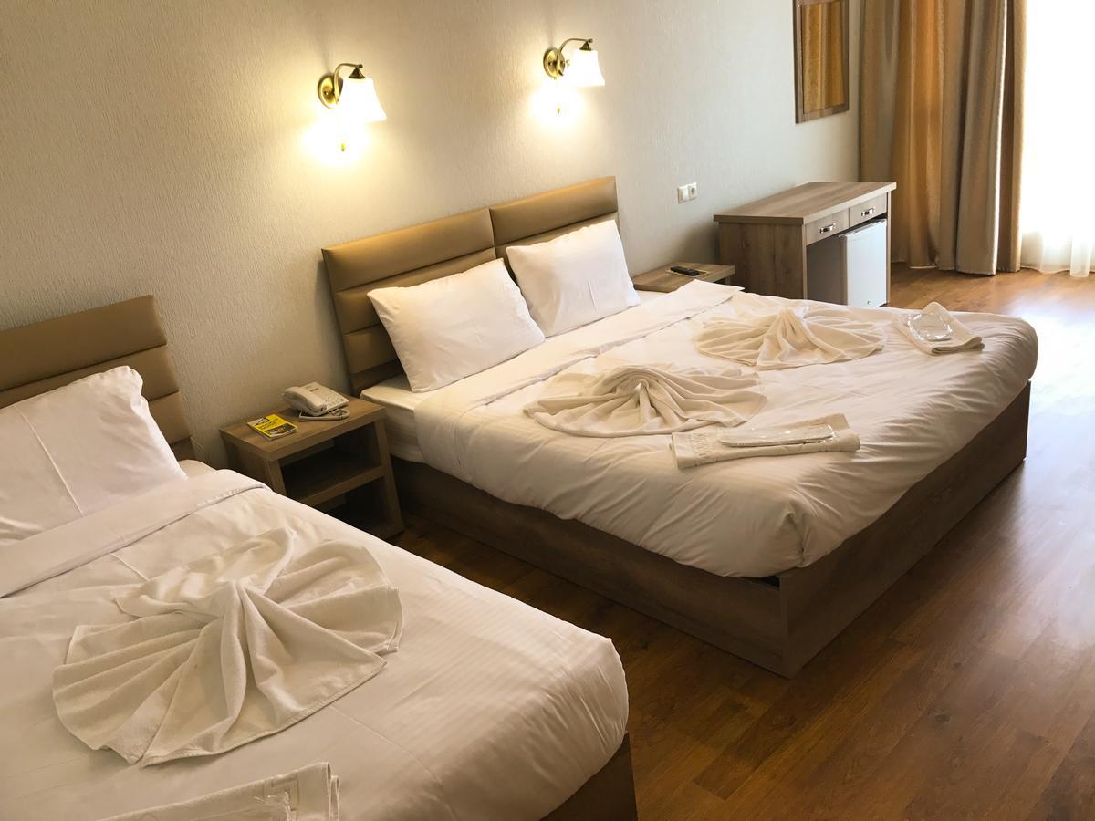 L Plaza Hotel Τυφλίδα Εξωτερικό φωτογραφία