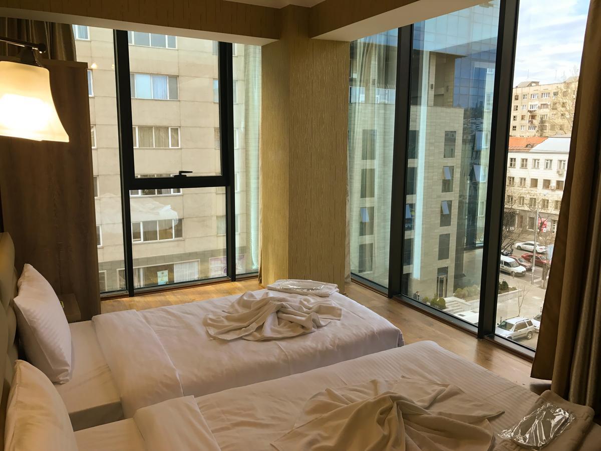L Plaza Hotel Τυφλίδα Εξωτερικό φωτογραφία
