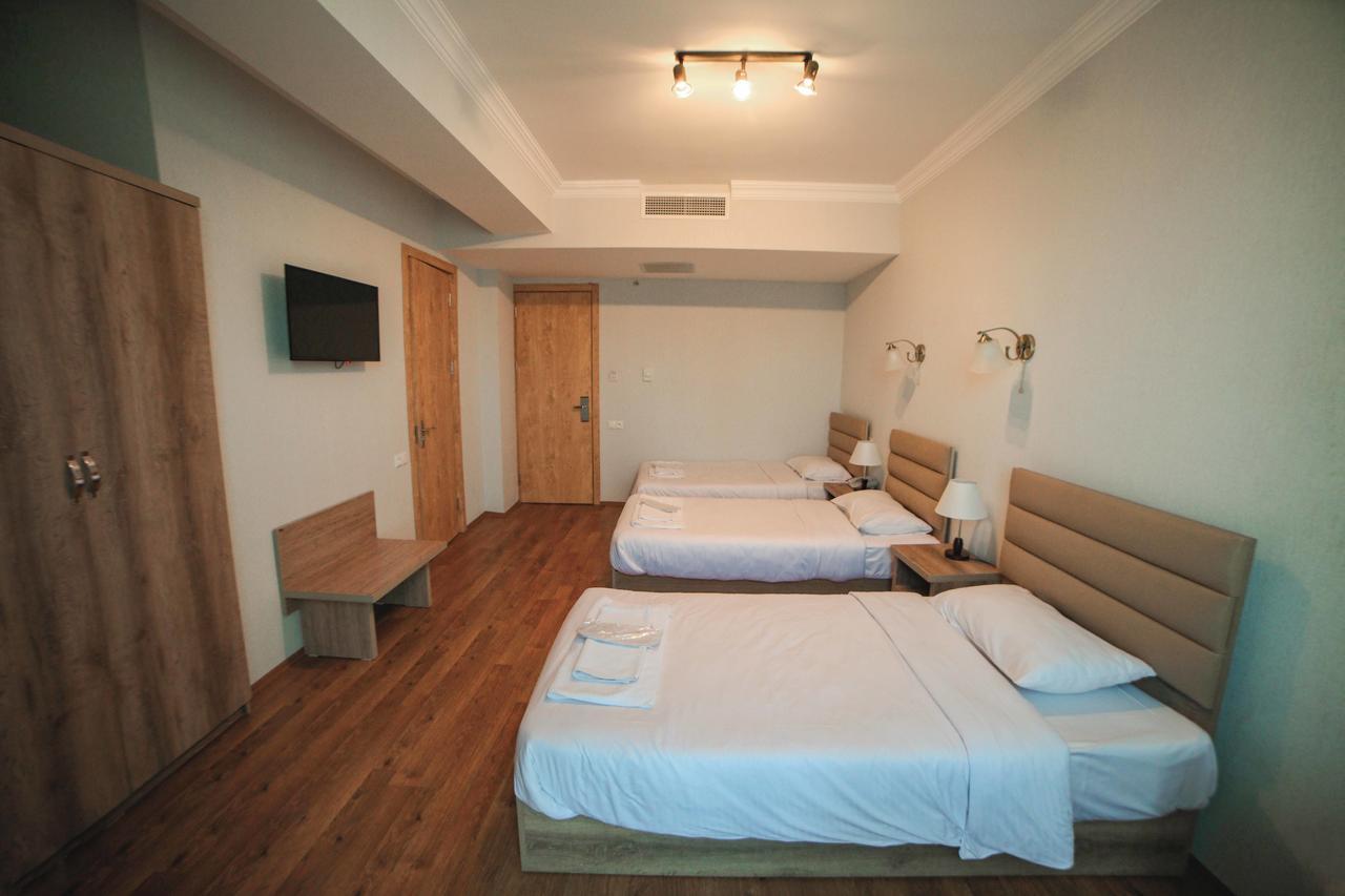 L Plaza Hotel Τυφλίδα Εξωτερικό φωτογραφία