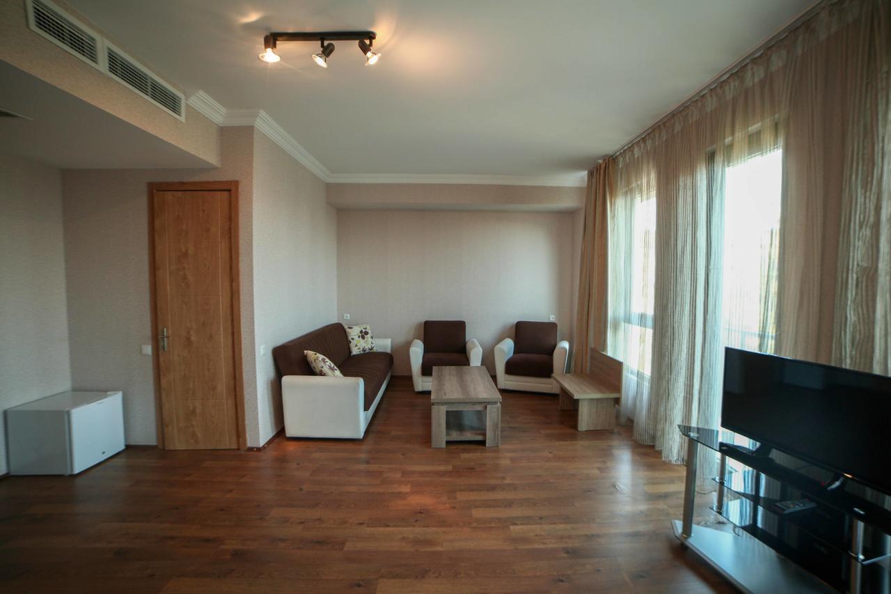 L Plaza Hotel Τυφλίδα Εξωτερικό φωτογραφία