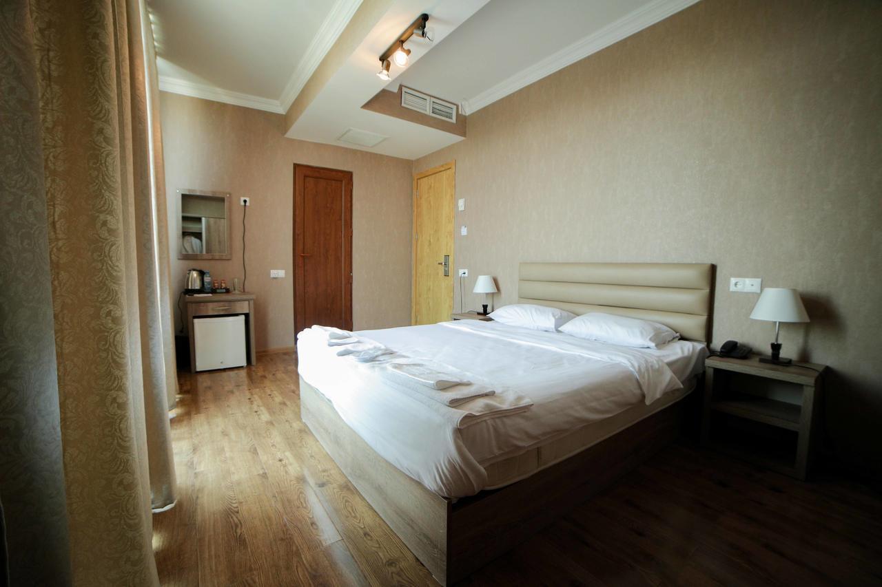 L Plaza Hotel Τυφλίδα Εξωτερικό φωτογραφία