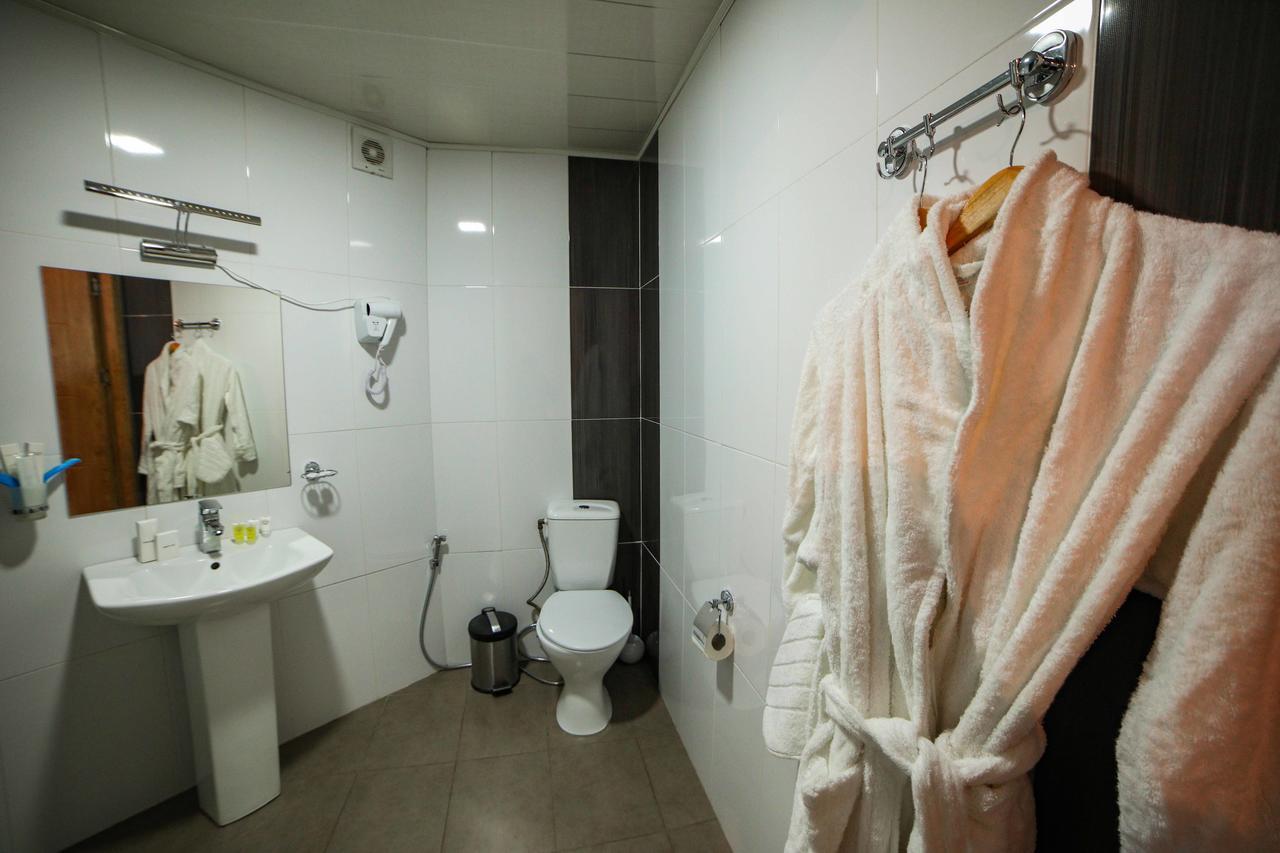L Plaza Hotel Τυφλίδα Εξωτερικό φωτογραφία