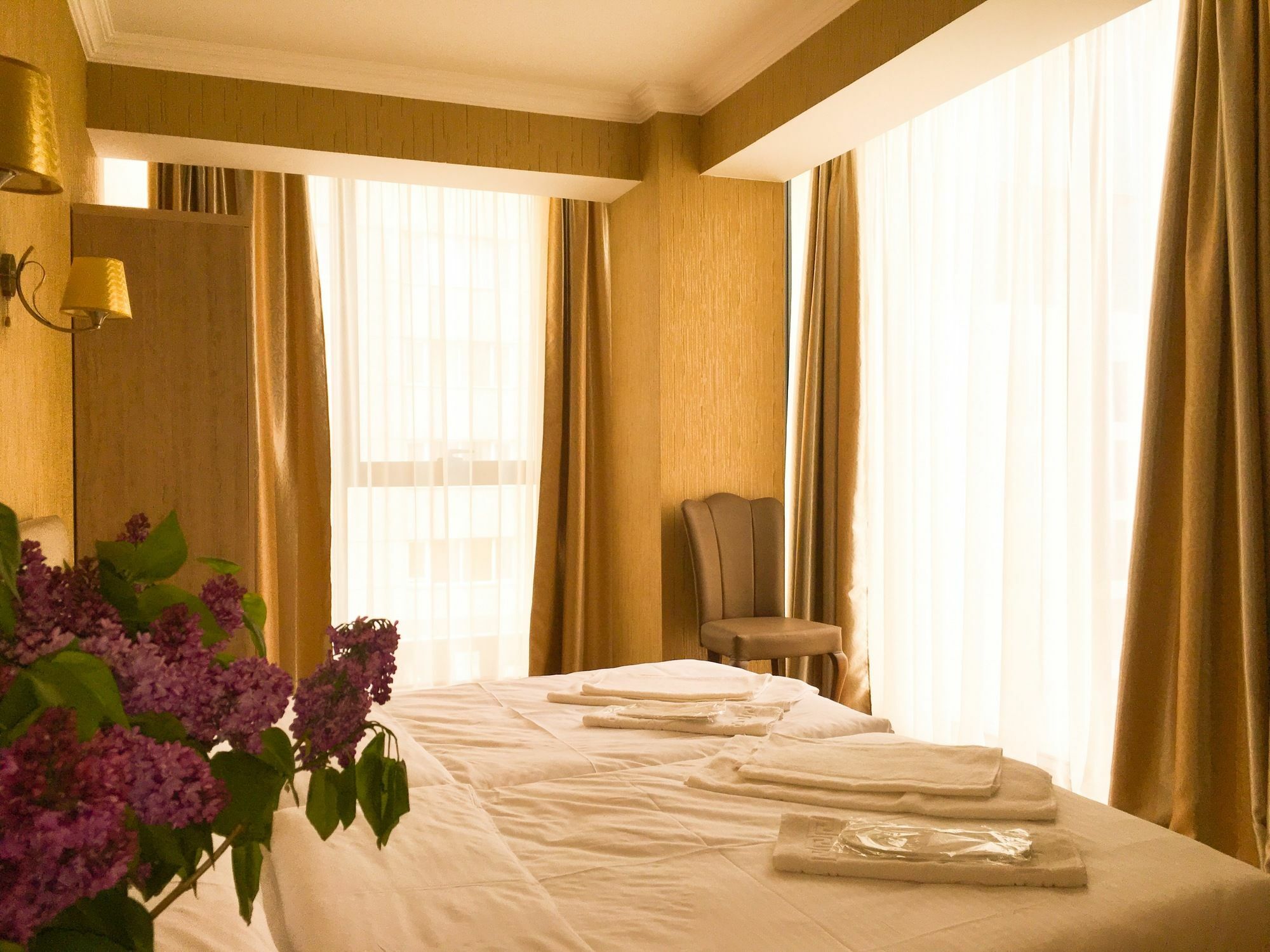 L Plaza Hotel Τυφλίδα Εξωτερικό φωτογραφία