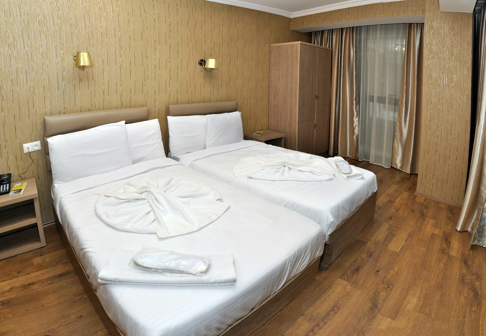 L Plaza Hotel Τυφλίδα Εξωτερικό φωτογραφία