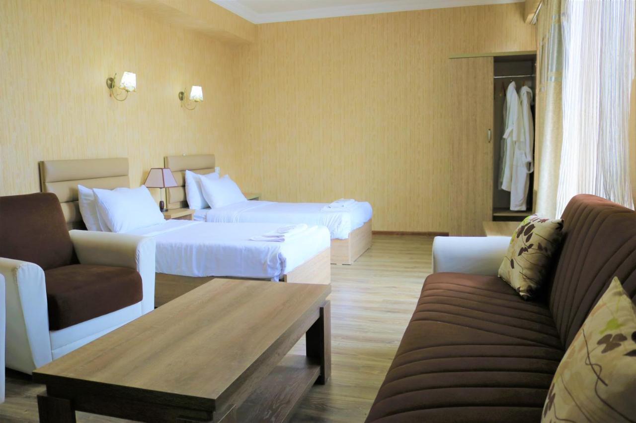 L Plaza Hotel Τυφλίδα Εξωτερικό φωτογραφία